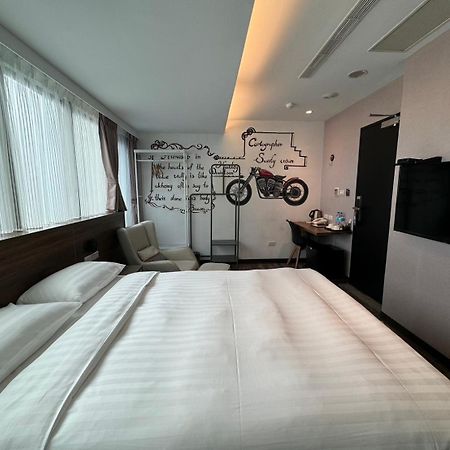 Rf Hotel  Linsen Taipei Bagian luar foto