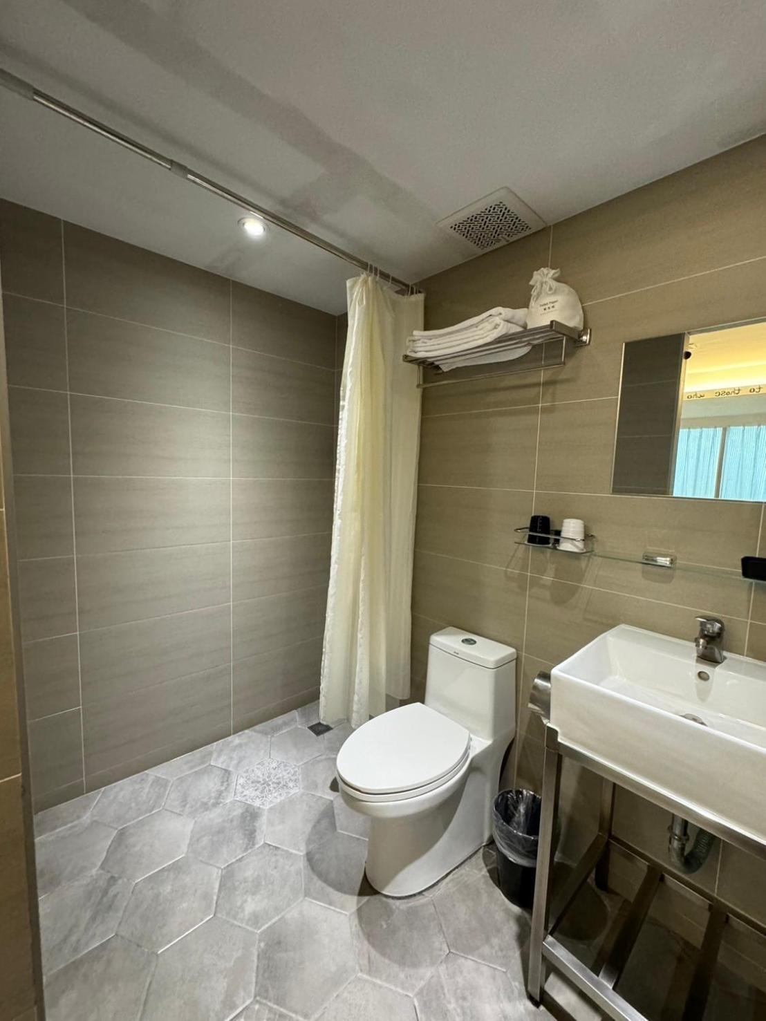 Rf Hotel  Linsen Taipei Bagian luar foto