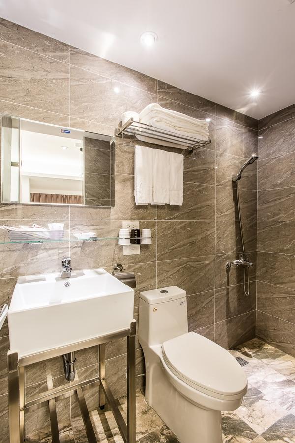 Rf Hotel  Linsen Taipei Bagian luar foto